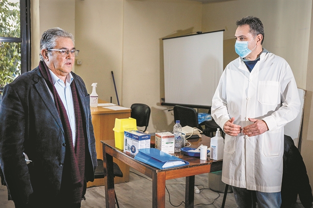 Ο Περισσός βλέπει πρόωρες κάλπες και «αστικές συγκλίσεις»