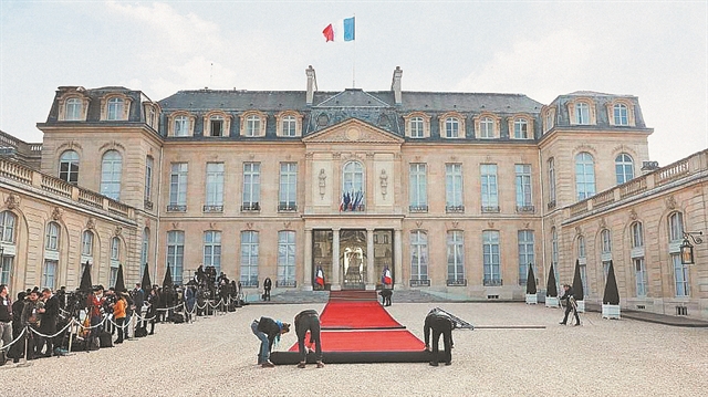Σεξ και πάθη στο Μέγαρο των Ηλυσίων