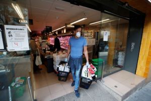 Κορωνοϊός:  585 νεκροί σε ένα 24ωρο στην Ισπανία