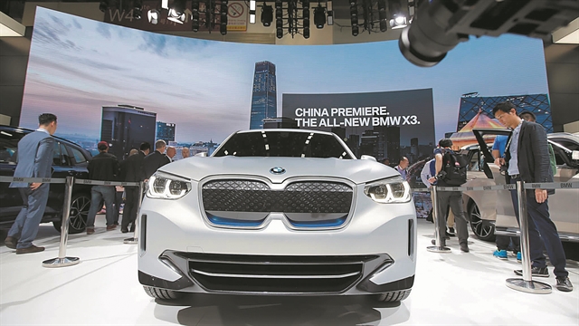 Κλειστό το 80% των εκθέσεων αυτοκινήτων