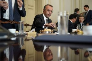 Σταϊκούρας: Έχουμε αρκετά «καύσιμα» για την επανεκκίνηση της οικονομίας