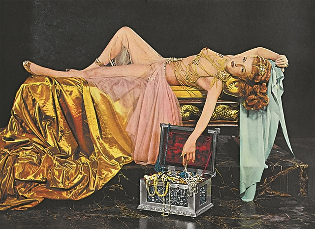 Η Χέιγουορθ σε πρώτο πλάνο…