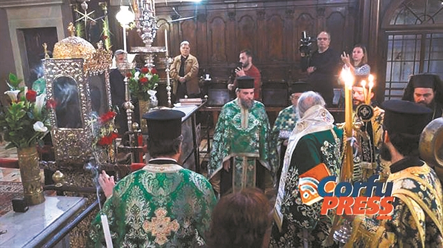 Διπλό βραχυκύκλωμα από τις «αμαρτίες» στους ναούς