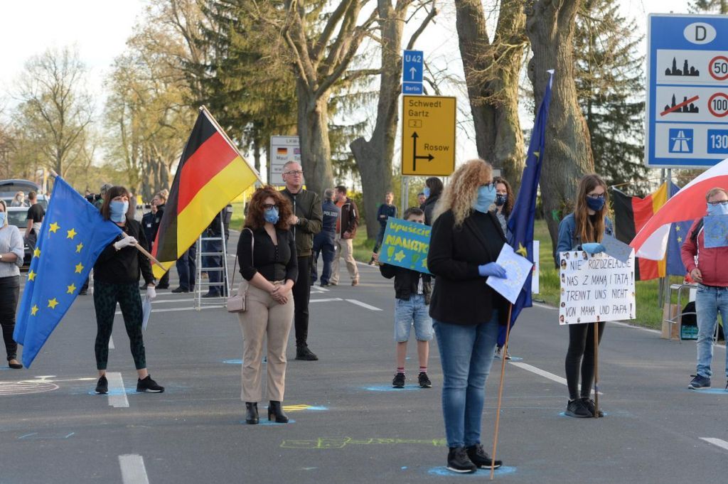 Πολωνία : Διαδήλωση κατά της υποχρεωτικής καραντίνας για όσους περνούν τα σύνορα με τη Γερμανία