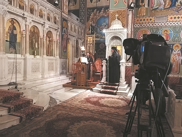 Κλειστές ακολουθίες και με λίστα κληρικών