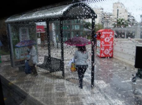 Καιρός : Τοπικές βροχές και καταιγίδες την Μεγάλη Τρίτη