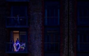 Δηλητηριάζει τον πλανήτη ο ιός: Ξεπέρασαν το εκατομμύριο τα κρούσματα