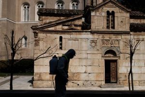 Καθηγητής Πνευμονολογίας: Φαίνεται να έχουμε φτάσει στην κορύφωση της επιδημίας