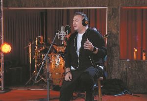 Ξαναμένουμε σπίτι με τον Αντώνη Ρέμο και τα τραγούδια του