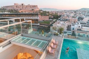 Το ύψος του ξενοδοχείου και το ερώτημα της αποζημίωσης