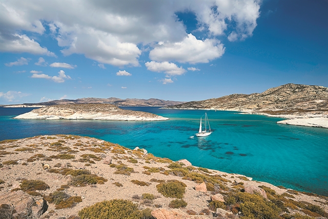 Τα απίστευτα σμαραγδί νερά…