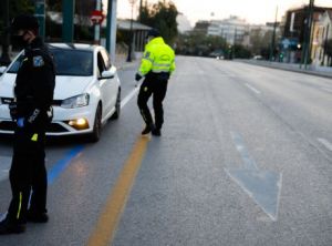 Απαγόρευση μετακίνησης εκτός τόπου κατοικίας: 85 παραβάσεις – Αφαιρέθηκαν πινακίδες