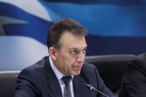 Βρούτσης: Επεκτείνεται σε άλλους 160.000 δικαιούχους το επίδομα των 800 ευρώ