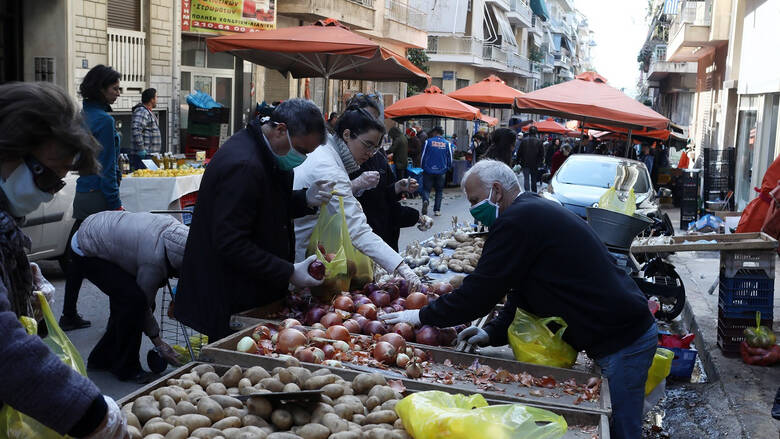 Κοροναϊός : Έρχονται πιο αυστηρά μέτρα στη λειτουργία των λαϊκών αγορών