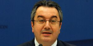 Μόσιαλος: Οδηγός μας για το άνοιγμα των σχολείων η Δανία