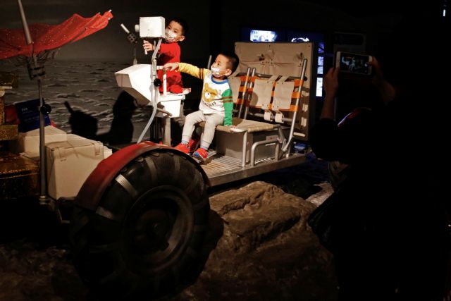 Κοροναϊός: Πώς βιώνουν οι νέοι την επιδημία και την απαγόρευση κυκλοφορίας