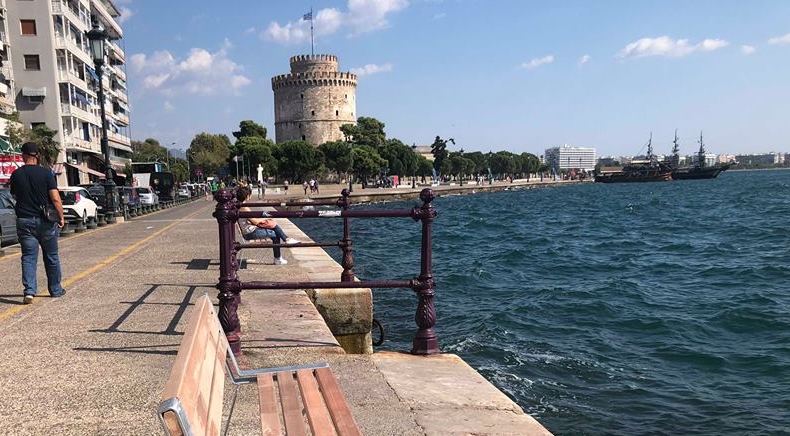 Θεσσαλονίκη : Με drone ενημερώνονται οι πολίτες για τα μέτρα κατά της πανδημίας