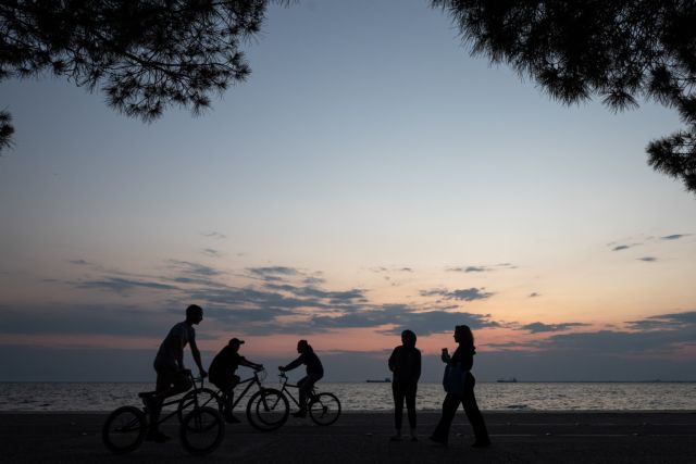 Μέτρα για τον κοροναϊό: Τι ισχύει για φορολογικά και εργασιακά, προστασία α’ κατοικίας και επιχειρήσεις