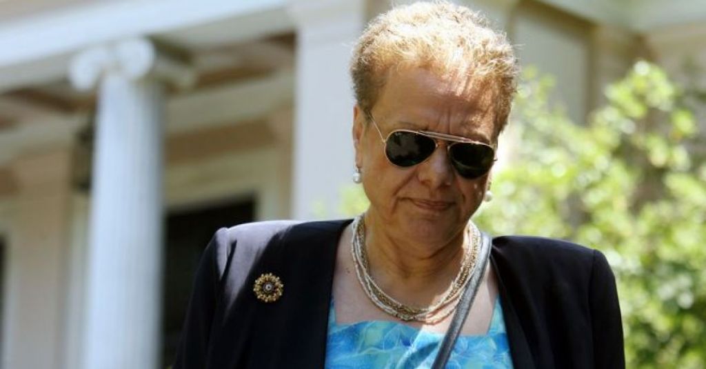 Επιμένει η Γιαμαρέλλου: «Η Θεία Κοινωνία… προφυλάσσει από τον κοροναϊό»