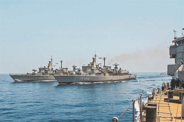 Ο εμφύλιος αγριεύει δίπλα στον «πόλεμο» των ΑΟΖ