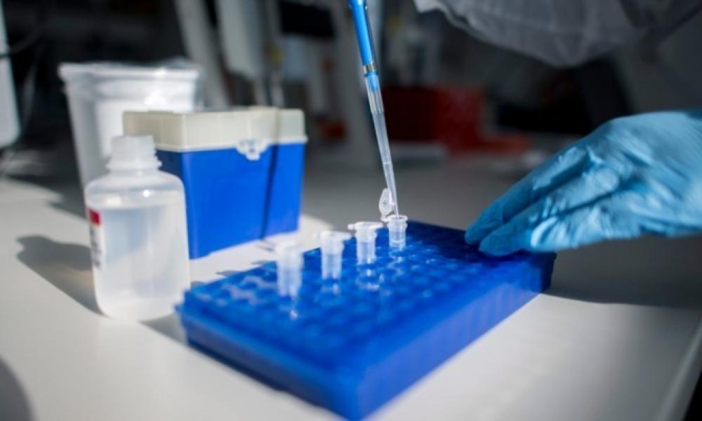 Κοροναϊός : Στον «πάγο» οι κλινικές δοκιμές για τη χλωροκίνη