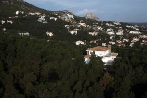 Νομιμοποίηση αυθαιρέτων: «Φρένο» του ΣτΕ σε επίδοξους καταπατητές