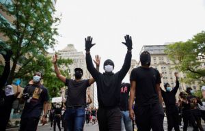 Δολοφονία Φλόιντ : Δεκάδες διαδηλώσεις στις ΗΠΑ – Έφτασαν μέχρι τον Λευκό Οίκο