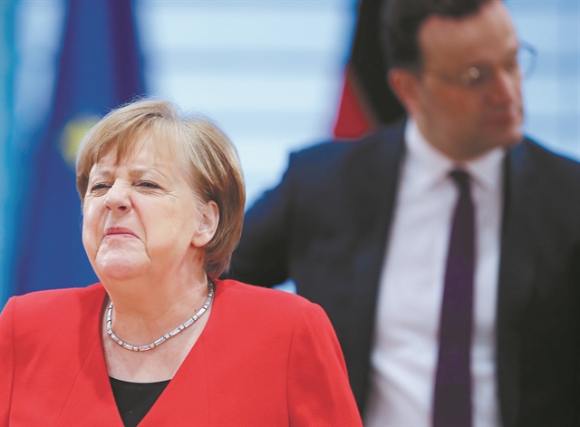 Η Γερμανία περνά στην επόμενη φάση