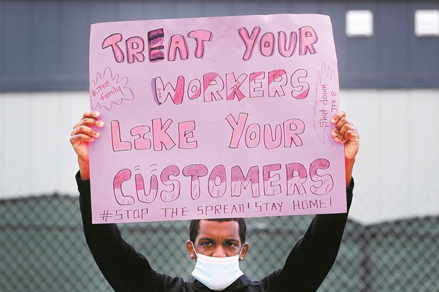 Ξεχάσαμε το «ουσιαστικό προσωπικό»;