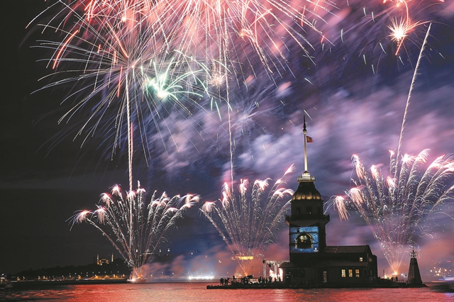 Οι Τούρκοι στήνουν «γκρίζες ζώνες» και στον Εβρο