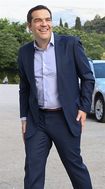 Σε φάση κομματικής μοναξιάς ενόψει αλλαγών