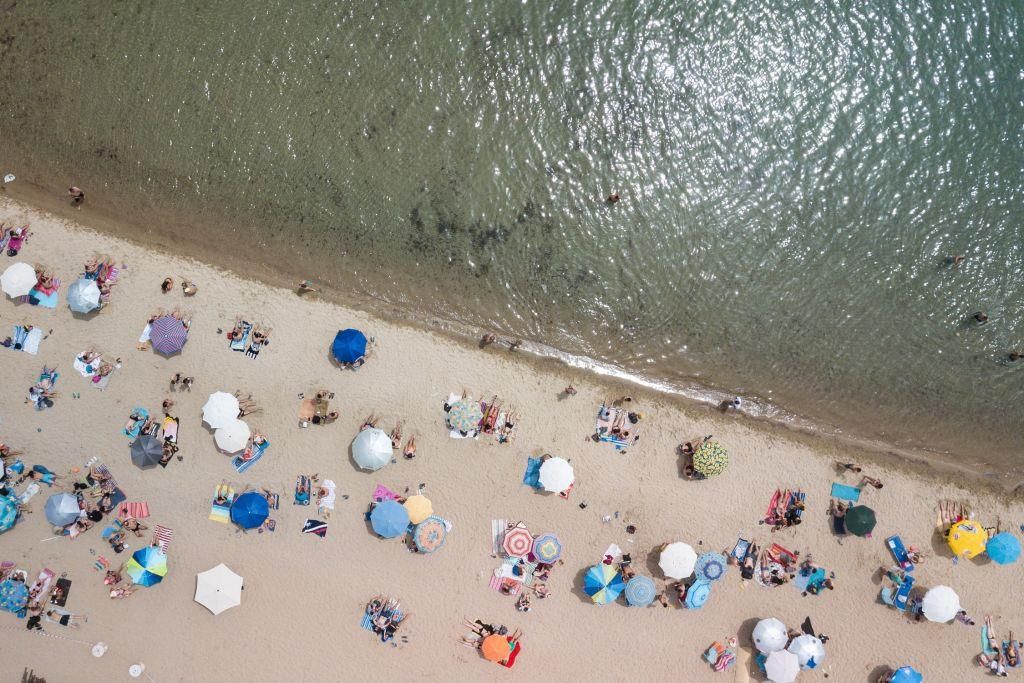 Έτοιμη η χώρα για την τουριστική περίοδο: Η νέα κανονικότητα και τα αυστηρά πρωτόκολλα