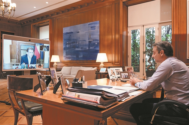 «Εκστρατεία» Μητσοτάκη για το «ελληνικό καλοκαίρι»