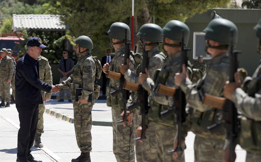 Η Τουρκία έστειλε στρατιώτες στα Κατεχόμενα χωρίς να έχουν ελεχθεί για κοροναϊό