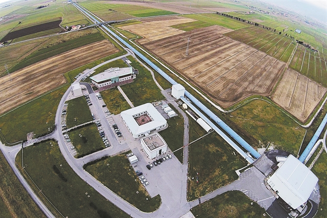 Νυχτερινές σκέψεις ενός φυσικού σε περιορισμό/λοχεία