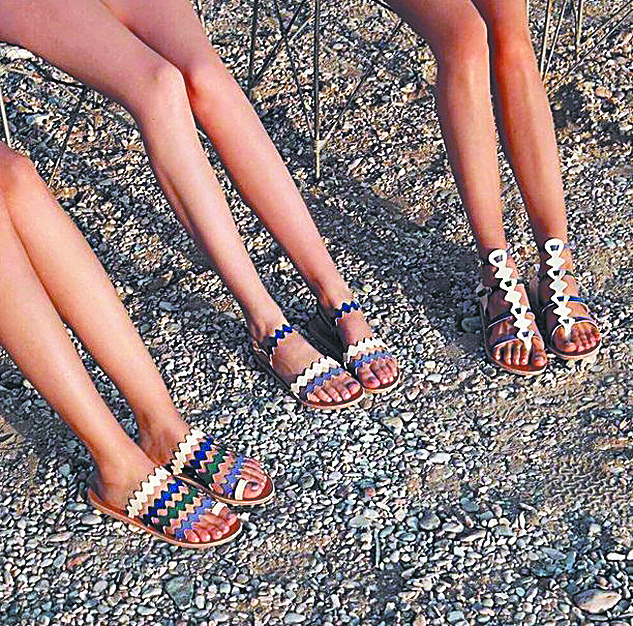 Στους δρόμους του ελληνικού καλοκαιριού