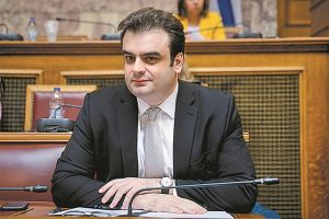 Εκλογικά όπλα σε ετοιμότητα