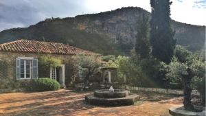 Oι Financial Times ψηφίζουν Ελλάδα: «Ελάτε για διακοπές στην Καρδαμύλη»