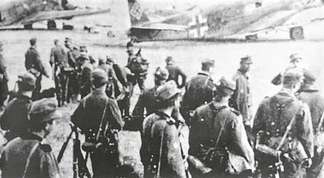 «Για να δικαιωθούν οι ήρωες»