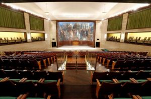 Με σειρά διαρθρωτικών αλλαγών θα επαναλειτουργήσουν θέατρα και κινηματογράφοι το φθινόπωρο