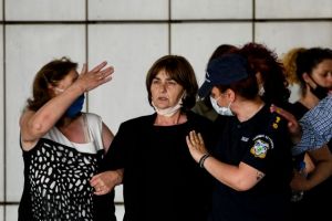 Ξέσπασε η μάνα: «Το κοπρόσκυλο βίασε και σκότωσε το παιδί μου»