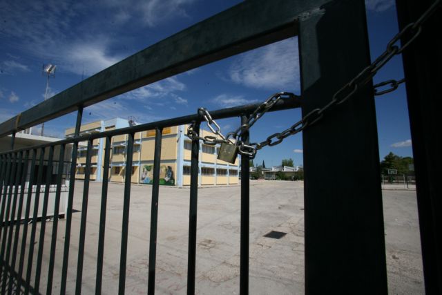 Οι καθηγητές επιστρέφουν σε γυμνάσια και λύκεια από τις 6 Μαΐου