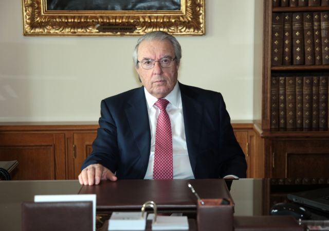 Μπαμπινιώτης για τις κάμερες στις τάξεις: Ο δάσκαλος πρέπει να φαίνεται