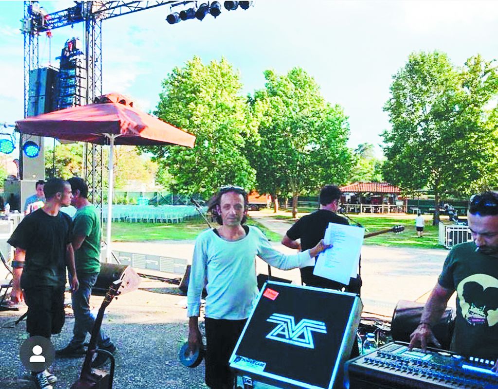 «Πρέπει να προλαβαίνεις αυτό που θέλει η μπάντα»