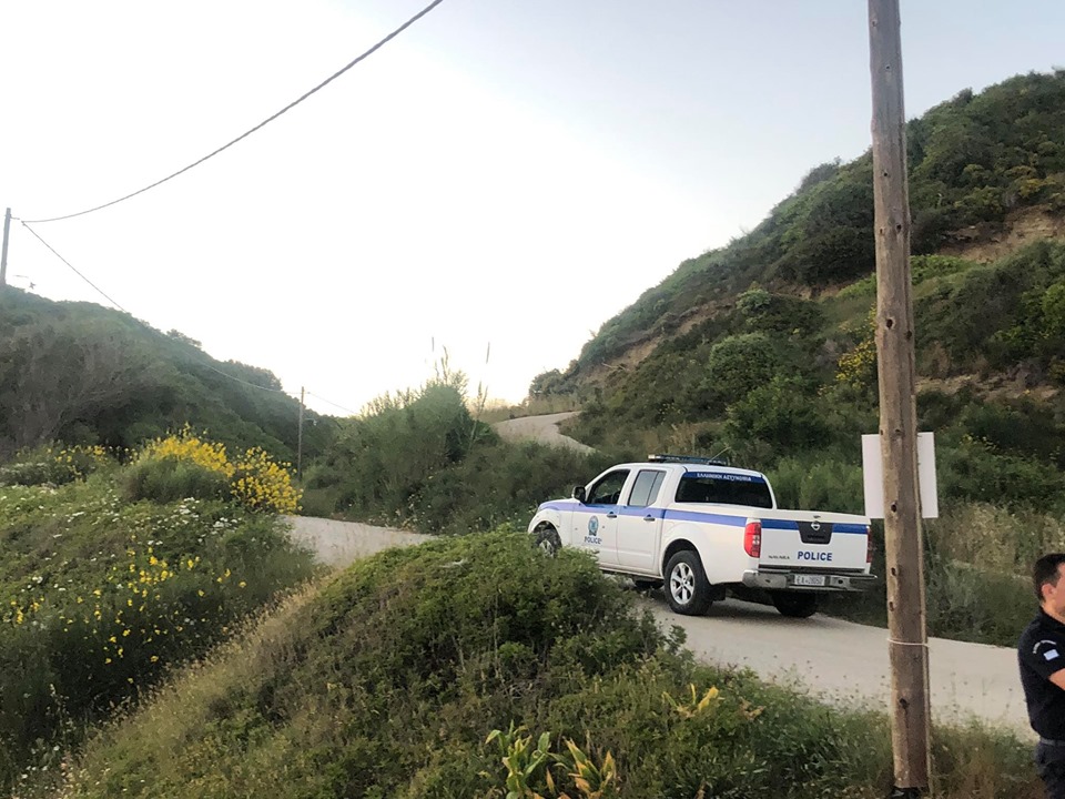 Απεγκλωβίστηκε ο δράκος της Κέρκυρας – Μεταφέρεται στο νοσοκομείο