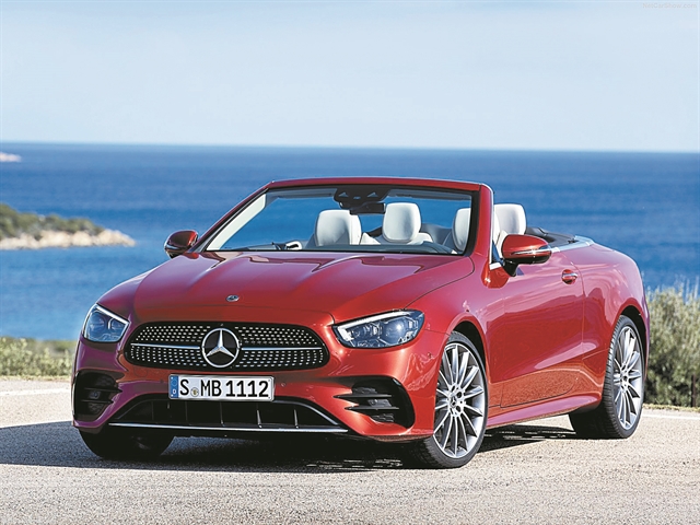 Κάμπριο και κουπέ για τη Mercedes-Benz E-Class