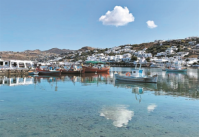 Οι πρώτες φωτό από το weekend στη Μύκονο