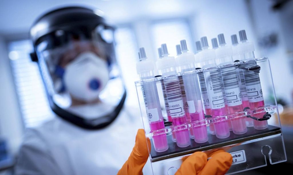 Κοροναϊός : Ελπίδες από νέα θεραπευτικά «όπλα»