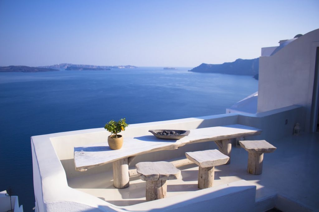 Επανεκκίνηση τουρισμού: Ποιες χώρες βρίσκονται στη «μαύρη λίστα» της Ελλάδας