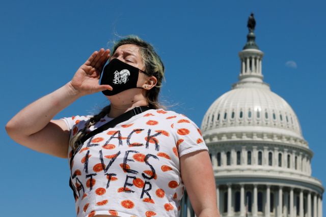 Οργή λαού για την δολοφονία του Φλόιντ – Φόβοι για νέα επεισόδια